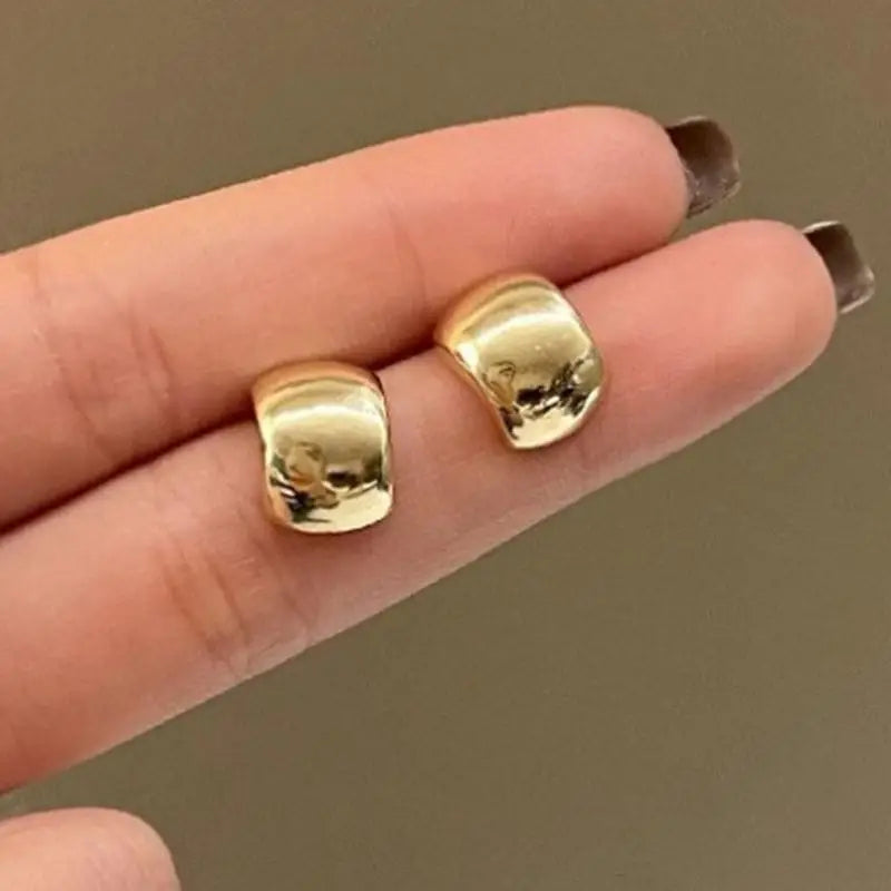 Fashion Vintage Gold Color U Earrings For Women Metal Earing Jewelry 2024 Trending Korean Silver Color Oval Hoop Earrings JN9