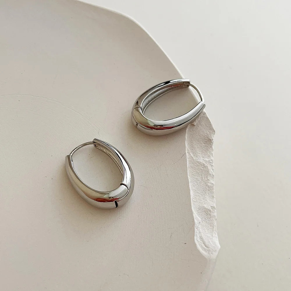 Fashion Vintage Gold Color U Earrings For Women Metal Earing Jewelry 2024 Trending Korean Silver Color Oval Hoop Earrings JN9