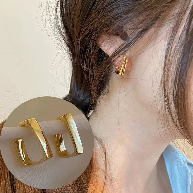 Fashion Vintage Gold Color U Earrings For Women Metal Earing Jewelry 2024 Trending Korean Silver Color Oval Hoop Earrings JN9