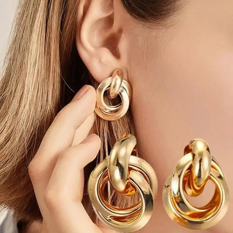 Fashion Vintage Gold Color U Earrings For Women Metal Earing Jewelry 2024 Trending Korean Silver Color Oval Hoop Earrings JN9