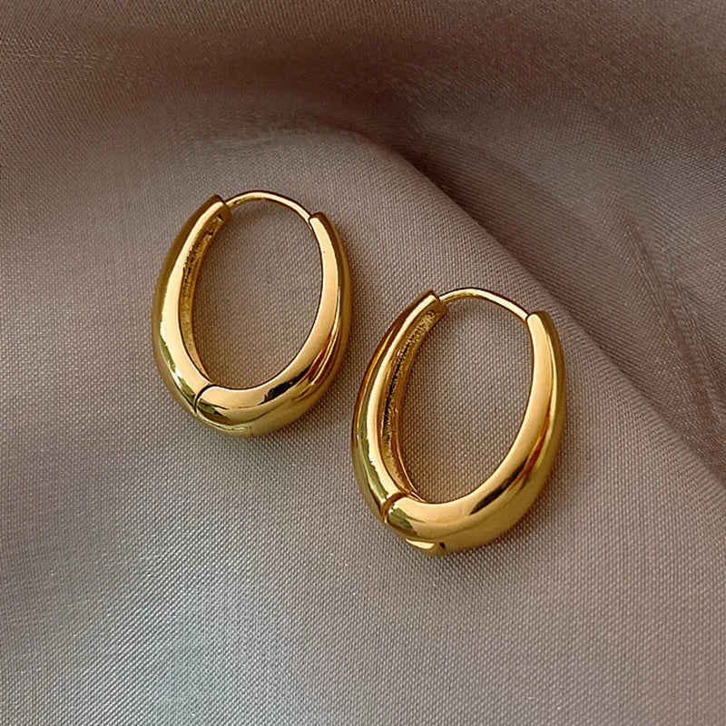 Fashion Vintage Gold Color U Earrings For Women Metal Earing Jewelry 2024 Trending Korean Silver Color Oval Hoop Earrings JN9