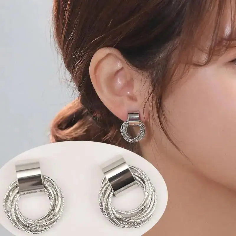 Fashion Vintage Gold Color U Earrings For Women Metal Earing Jewelry 2024 Trending Korean Silver Color Oval Hoop Earrings JN9