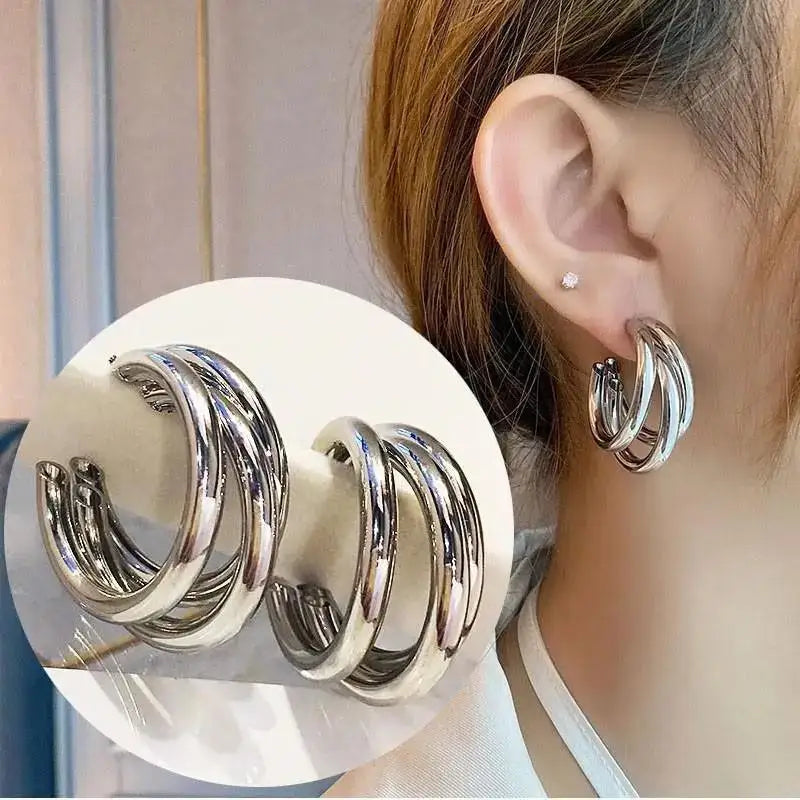 Fashion Vintage Gold Color U Earrings For Women Metal Earing Jewelry 2024 Trending Korean Silver Color Oval Hoop Earrings JN9