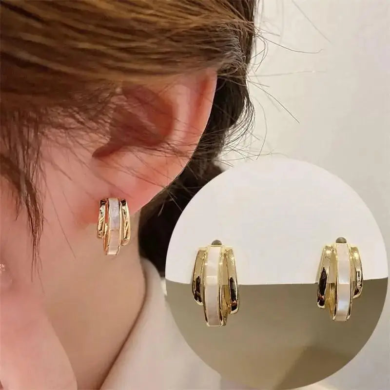 Fashion Vintage Gold Color U Earrings For Women Metal Earing Jewelry 2024 Trending Korean Silver Color Oval Hoop Earrings JN9