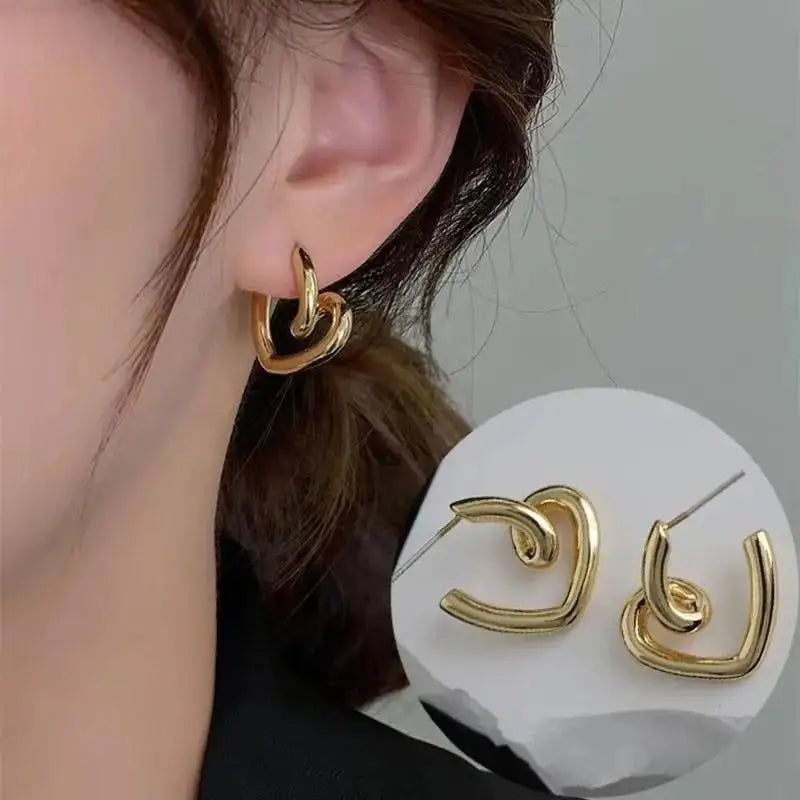 Fashion Vintage Gold Color U Earrings For Women Metal Earing Jewelry 2024 Trending Korean Silver Color Oval Hoop Earrings JN9