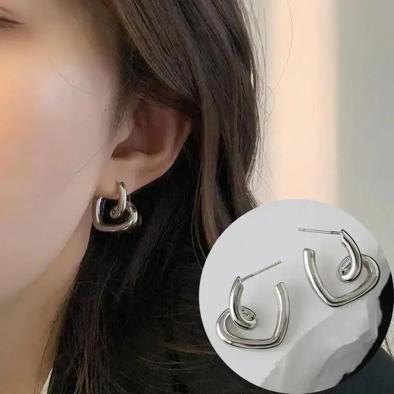 Fashion Vintage Gold Color U Earrings For Women Metal Earing Jewelry 2024 Trending Korean Silver Color Oval Hoop Earrings JN9