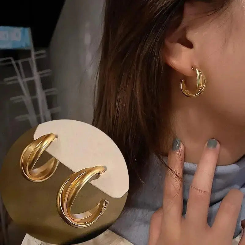 Fashion Vintage Gold Color U Earrings For Women Metal Earing Jewelry 2024 Trending Korean Silver Color Oval Hoop Earrings JN9